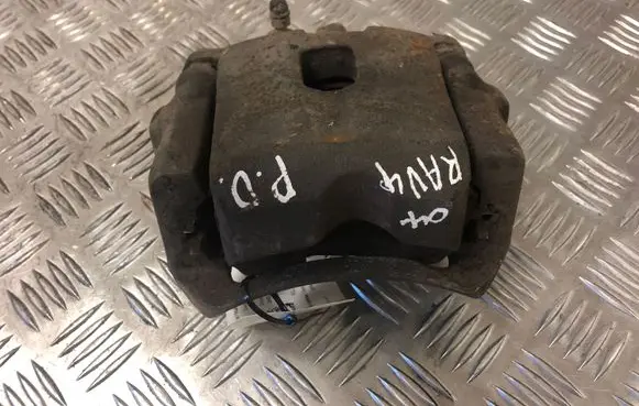 Toyota RAV 4 (XA20) Front brake caliper