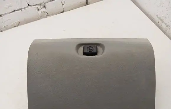 Glove box
