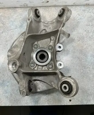 Rear wheel hub