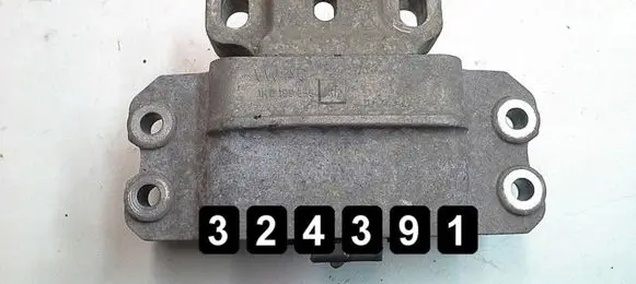 Skoda Octavia Mk2 (1Z) Engine mount bracket 1K0199555M