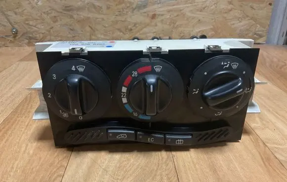 Mercedes-Benz A W168 Climate control unit 1688300485 K110299