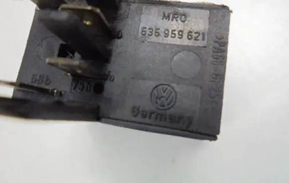 Volkswagen Polo II 86C 2F Windscreen/window heater switch 535959621