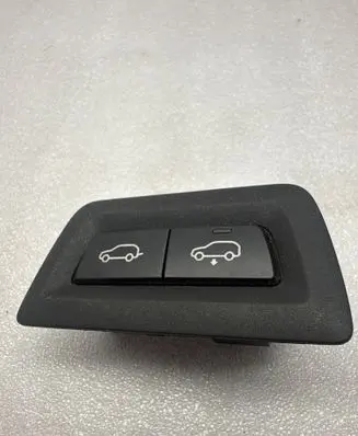 BMW X5 G05 Tailgate opening switch 9860974 30282017