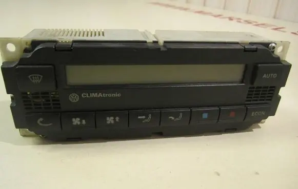 Volkswagen PASSAT B5 Climate control unit 1J1907044