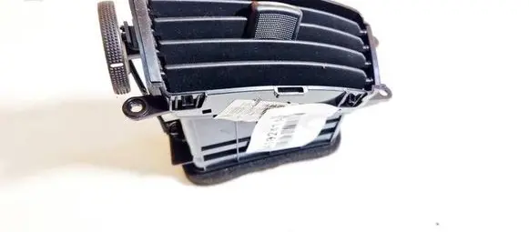 Hyundai i30 Dash center air vent grill 974202l000 97420-2l000