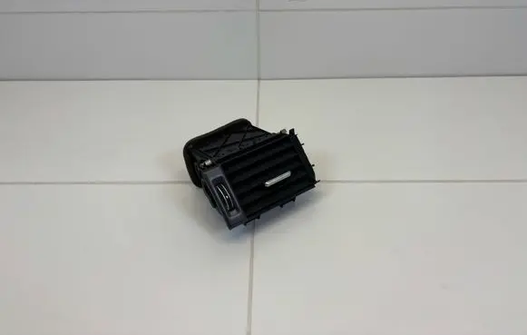 Rear air vent grill
