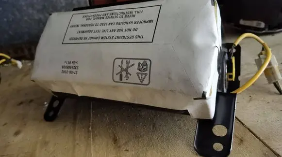 Mini One - Cooper R50 - 53 Passenger airbag 7056934 5319169 121865000