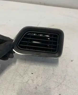 Renault Master III Dashboard air vent grill cover trim 687512035R 687517173R
