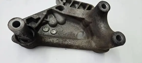 Audi A3 S3 8V Engine mounting bracket 04L199207