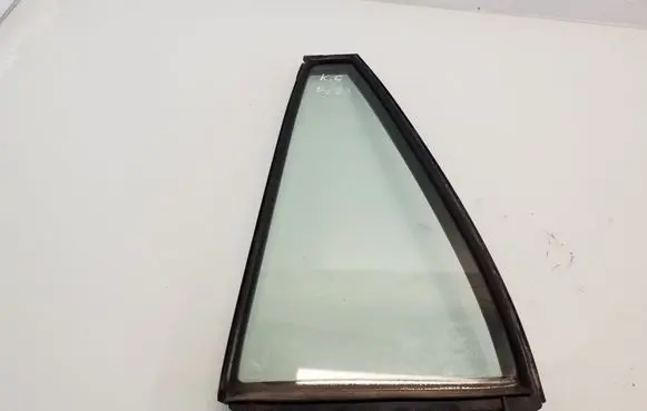 Toyota Corolla E120 E130 Rear vent window glass 43R00122