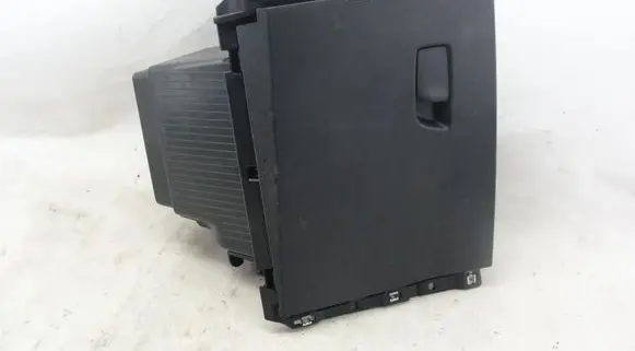 Renault Clio V Glove box brak