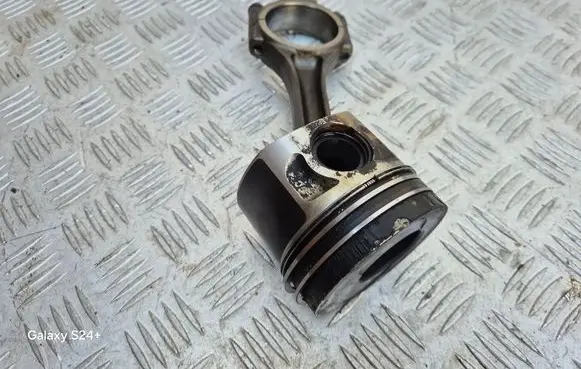 Volkswagen Touran I Piston with connecting rod 038KJ 038J 1R1