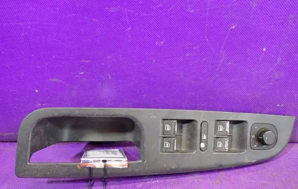 Volkswagen Jetta V Quarter vent window switch 1K4959857