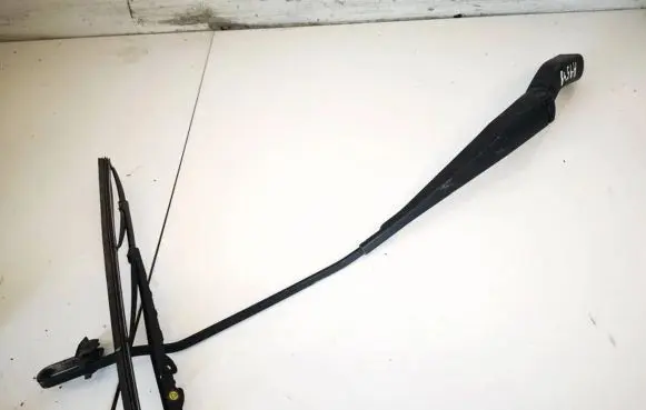 Ford Mondeo Mk III Front wiper blade arm 1s7117526cb
