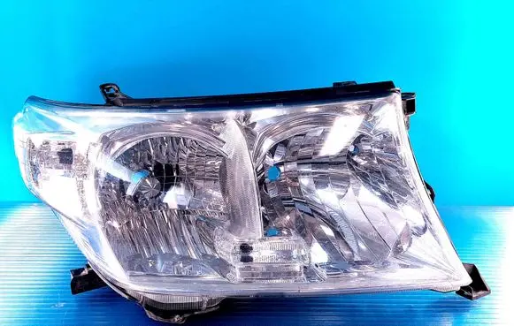 Toyota Land Cruiser (J200) Headlight/headlamp 8113060C81