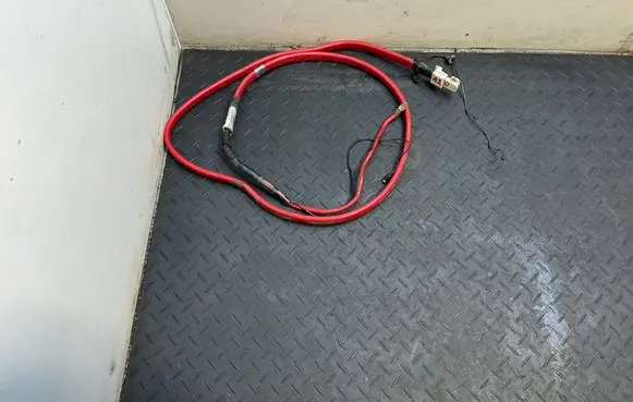 BMW 6 E63 E64 Positive cable (battery) 9243092 50551329