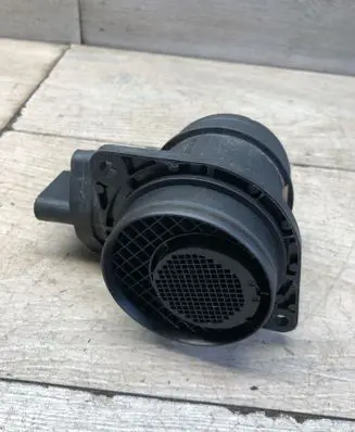 Volkswagen PASSAT B6 Mass air flow meter 0281002531 038906461B