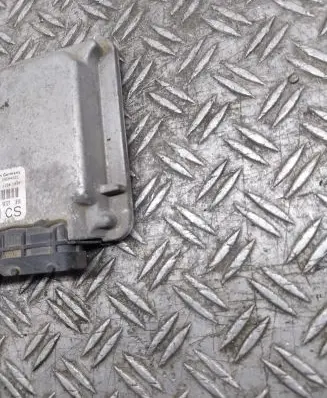 Opel Zafira A Engine control unit/module 0281010021