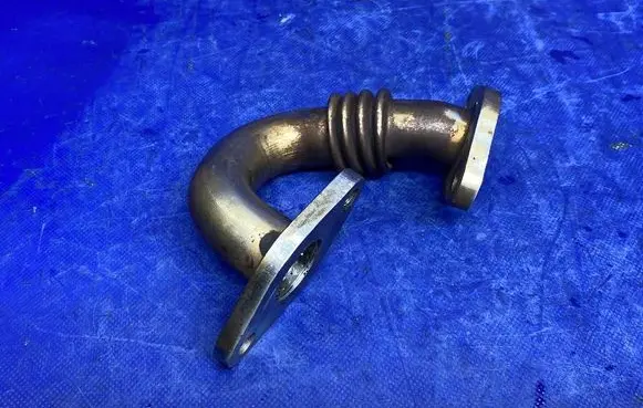 Volkswagen PASSAT CC EGR valve line/pipe/hose 03G131521AM