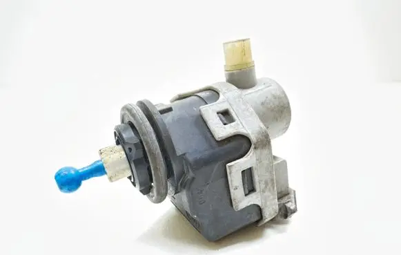 Headlight level adjustment motor