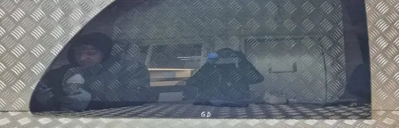 Chrysler Grand Voyager IV Rear side window
