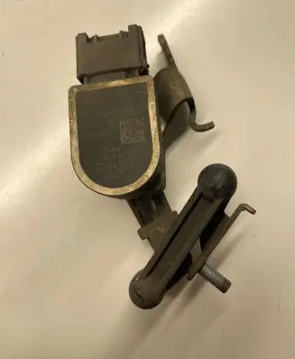 Headlight/headlamp level sensor