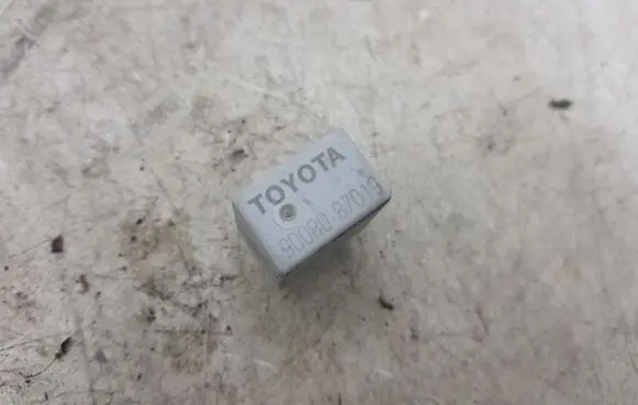 Nissan X-Trail T30 Other relay 9008087019