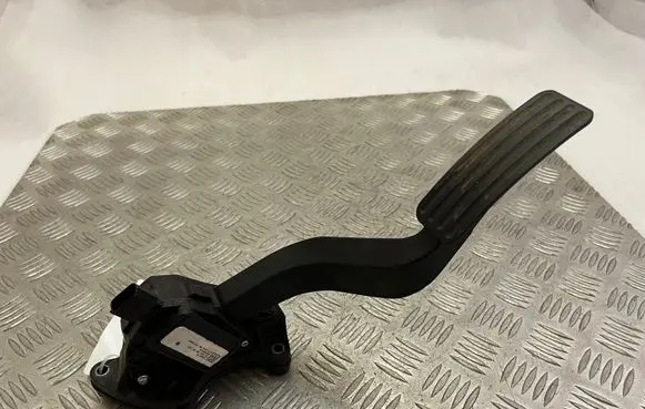 Land Rover Discovery 5 Accelerator throttle pedal GK529F836BA