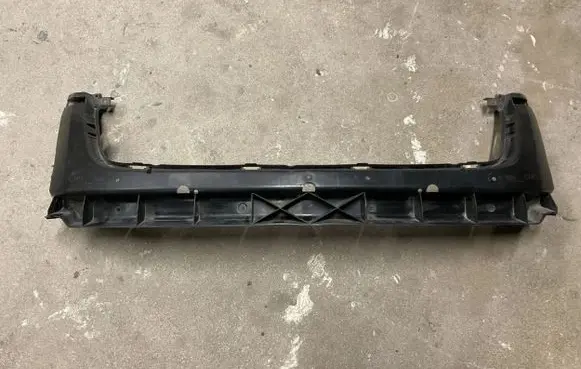 Volkswagen Touareg I Top upper radiator support slam panel 7L6807699B