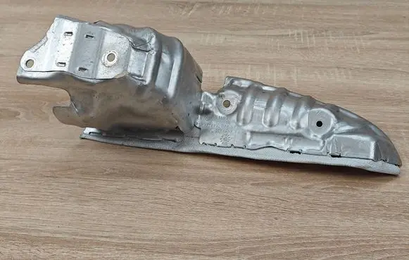 BMW 4 G22 G23 G24 G26 Heat shield in engine bay 8585811