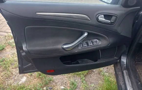 Ford Mondeo MK I Front door card panel trim