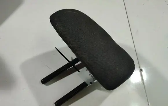 Peugeot 308 Front seat headrest 