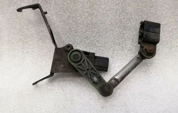 Rear air suspension level height sensor