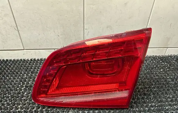 Volkswagen PASSAT B7 Tailgate rear/tail lights