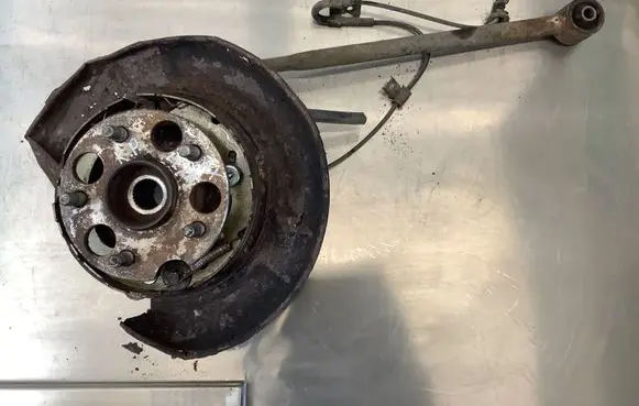 Lexus RX 330 - 350 - 400H Rear wheel hub spindle/knuckle 