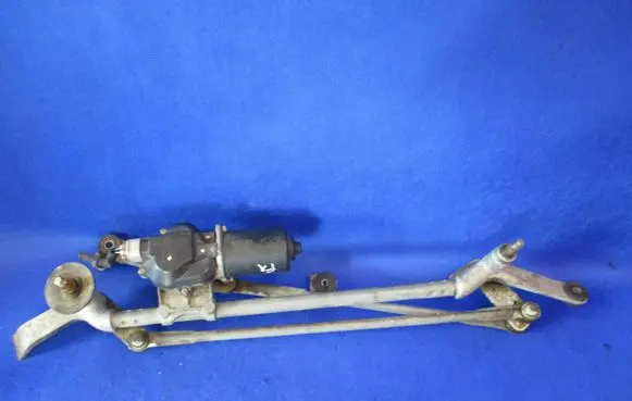 Infiniti FX Front wiper linkage and motor A8843885