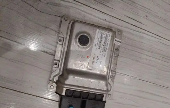 Fiat 500X Engine control unit/module ECU 51975364