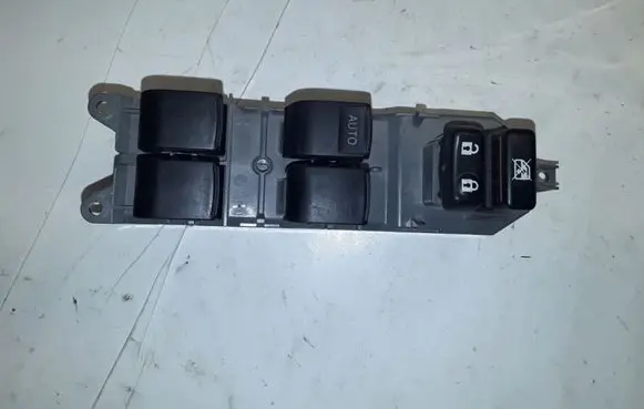 Toyota Urban Cruiser (XP110) Electric window control switch 192835