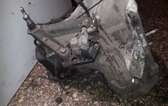 Renault Megane II Manual 5 speed gearbox SYL