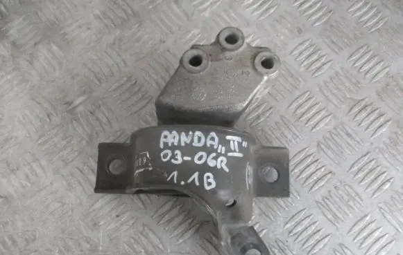 Fiat Panda II Engine mounting bracket