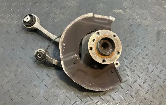 BMW 5 E60 E61 Front wheel hub spindle knuckle 6760953