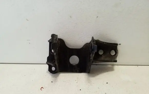 Lexus CT 200H Gearbox mounting bracket
