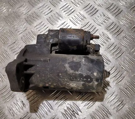 Volkswagen Golf IV Starter motor 0001121006