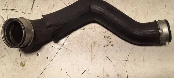 Mercedes-Benz CLS C219 Intercooler hose/pipe A2115282482