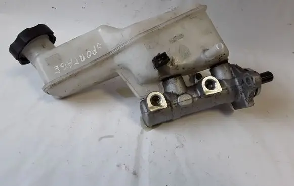 KIA Sportage Master brake cylinder 3E247Z3