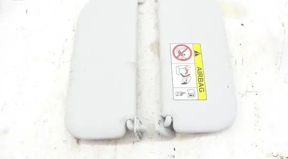 Peugeot 301 Sun visor brak