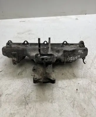Toyota Avensis T250 Intake manifold 171110R010