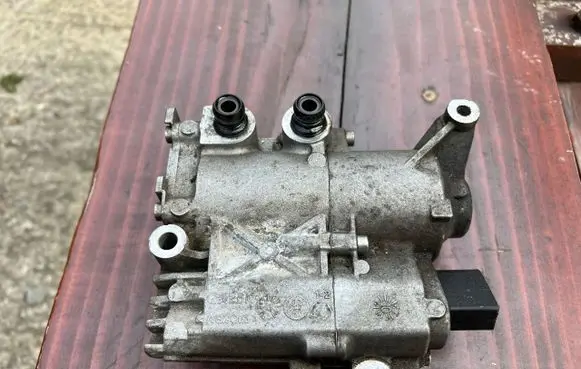 Mercedes-Benz C W204 Oil pump 