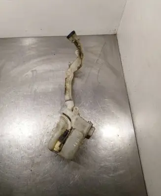 Windshield washer fluid reservoir/tank