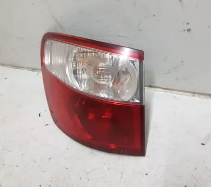 Toyota Avensis Verso Rear/tail lights